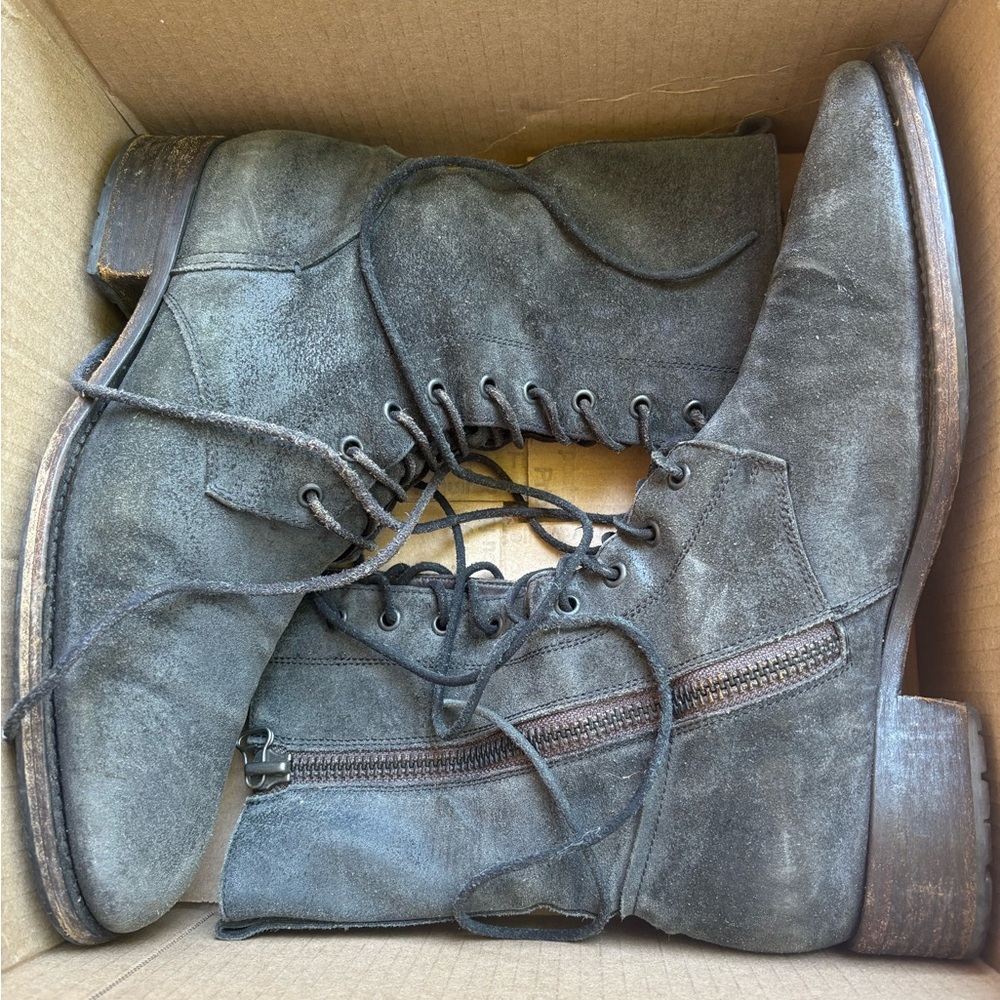 Vero Cuoio Charcoal Suede Lace-Up Boots